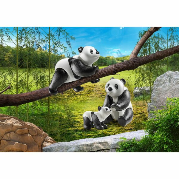 Couple de pandas avec bébé